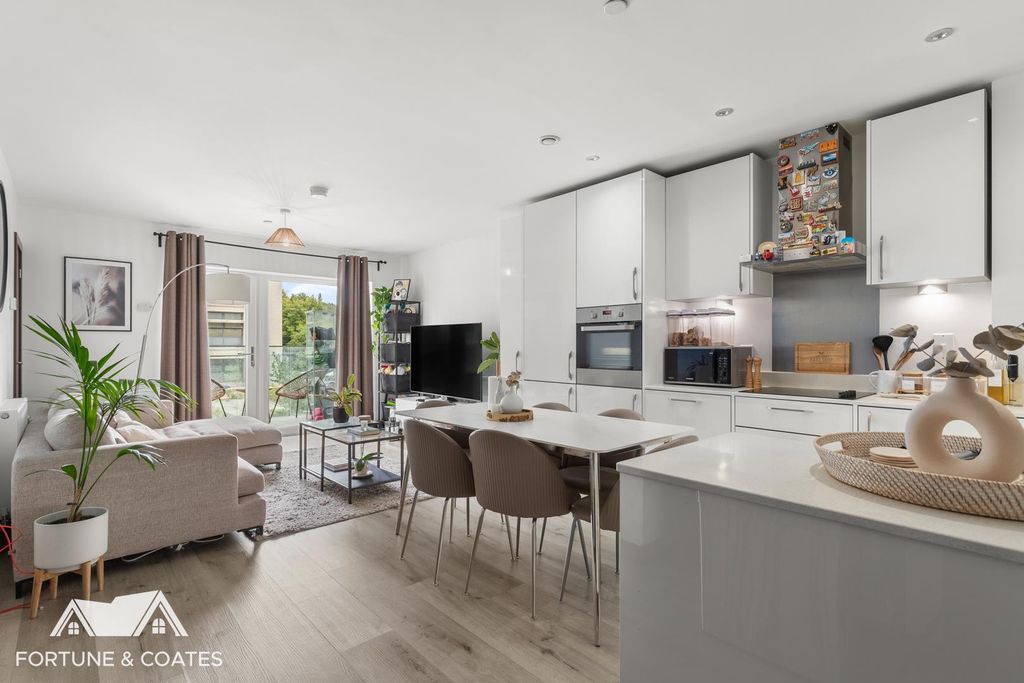 Property photo 2 of 12 Hepworthhouse_1.Jpg