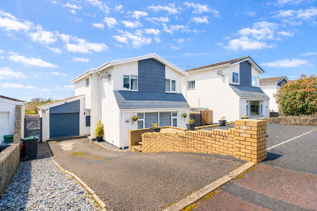 Property photo 1 of 27