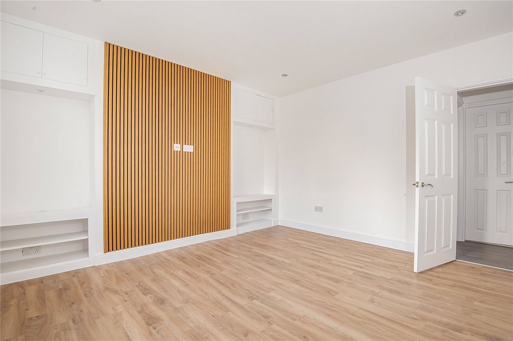 Property photo 2 of 14 Picture No. 07