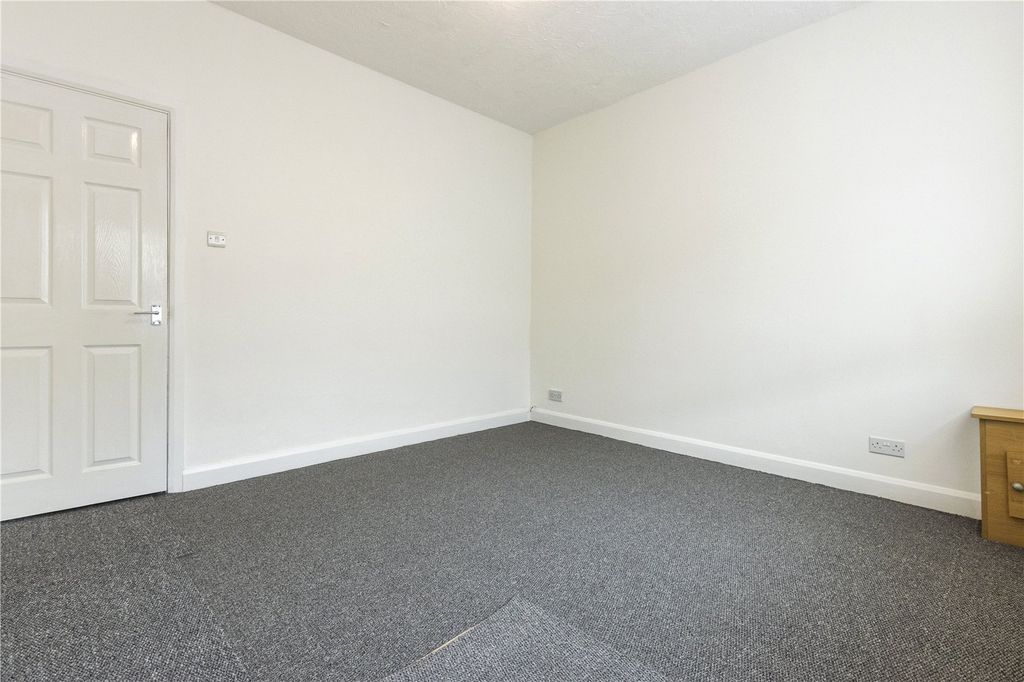 Property photo 3 of 17 Picture No. 14