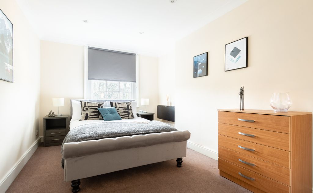 Property photo 2 of 9 Photo 4