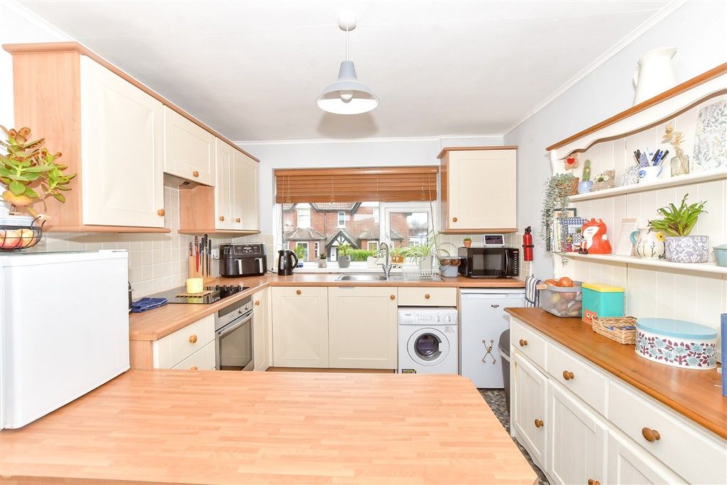 Property photo 2 of 12 Lounge/Kitchen