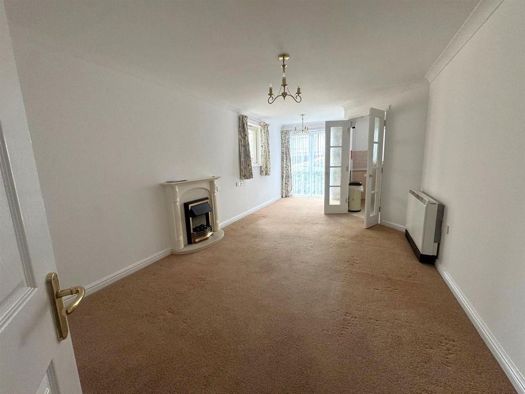 Property photo 3 of 7 Living Room.Jpg