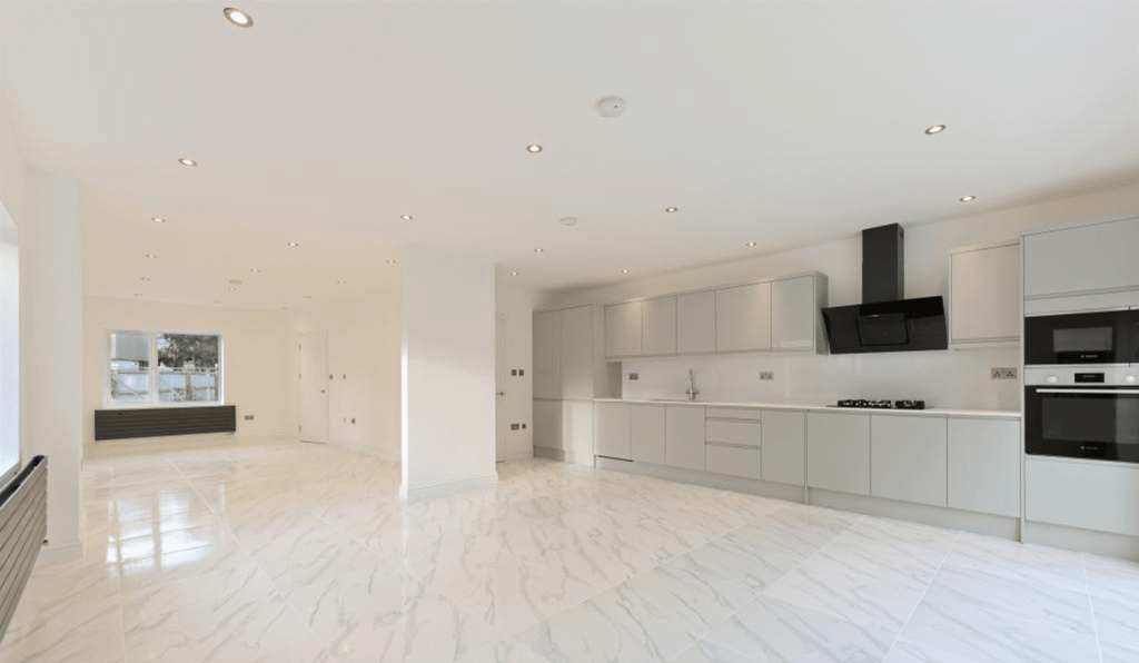 Property photo 2 of 17 42 Rookwood Avenue, New Malden, Kt3 4Ly