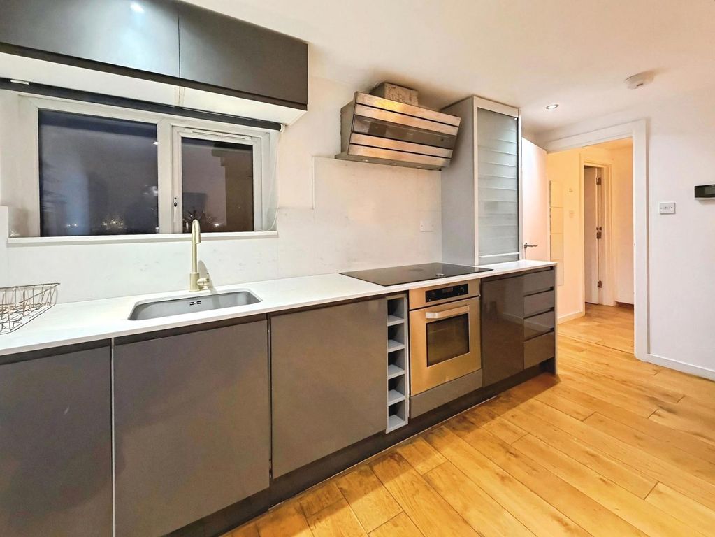 Property photo 1 of 9 Kitchen