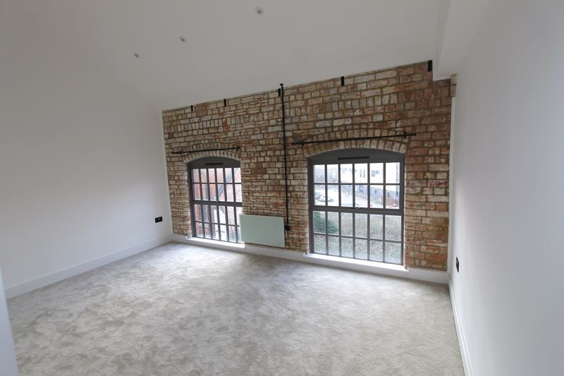 Property photo 3 of 11 Photo 15