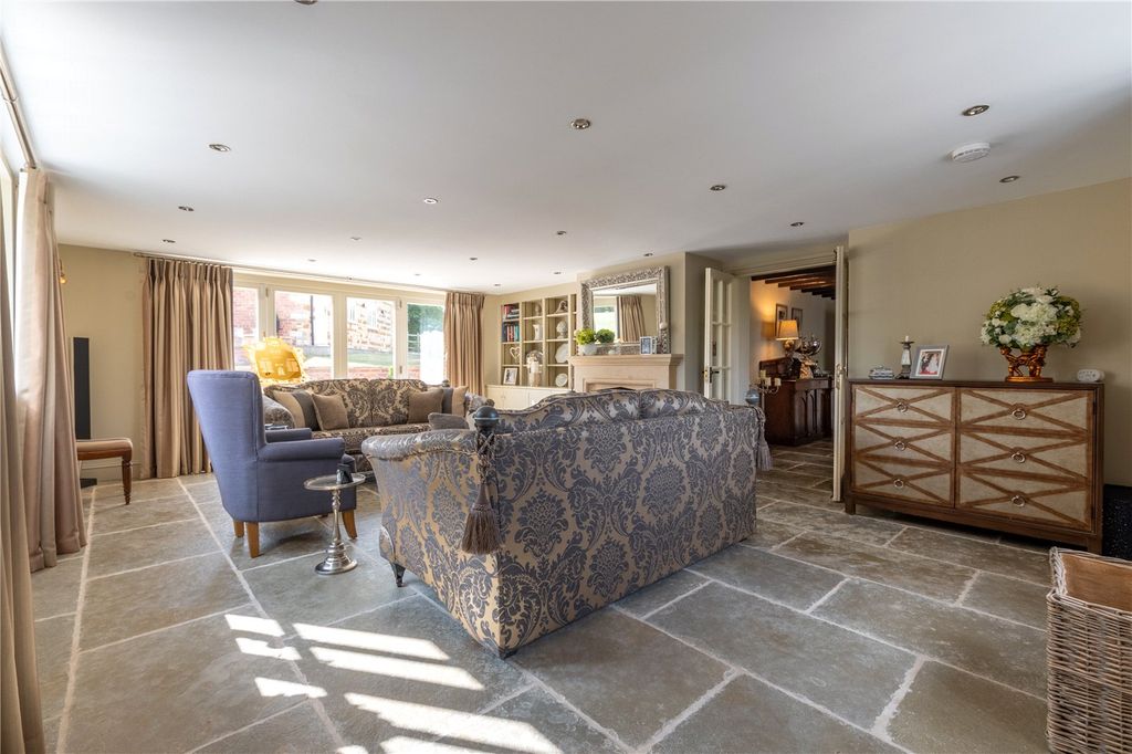 Property photo 3 of 37 Drawing Room