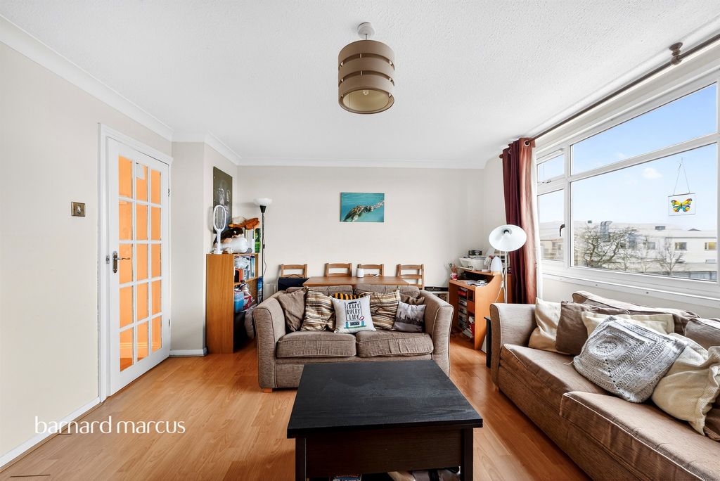 Property photo 3 of 14