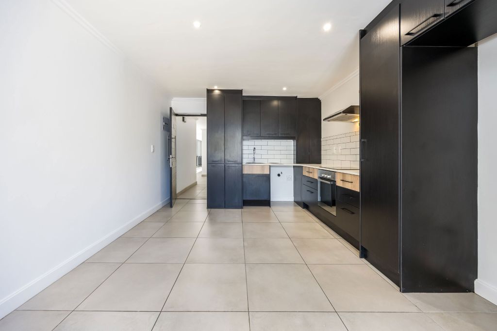 Property photo 2 of 13 Dbv1707022