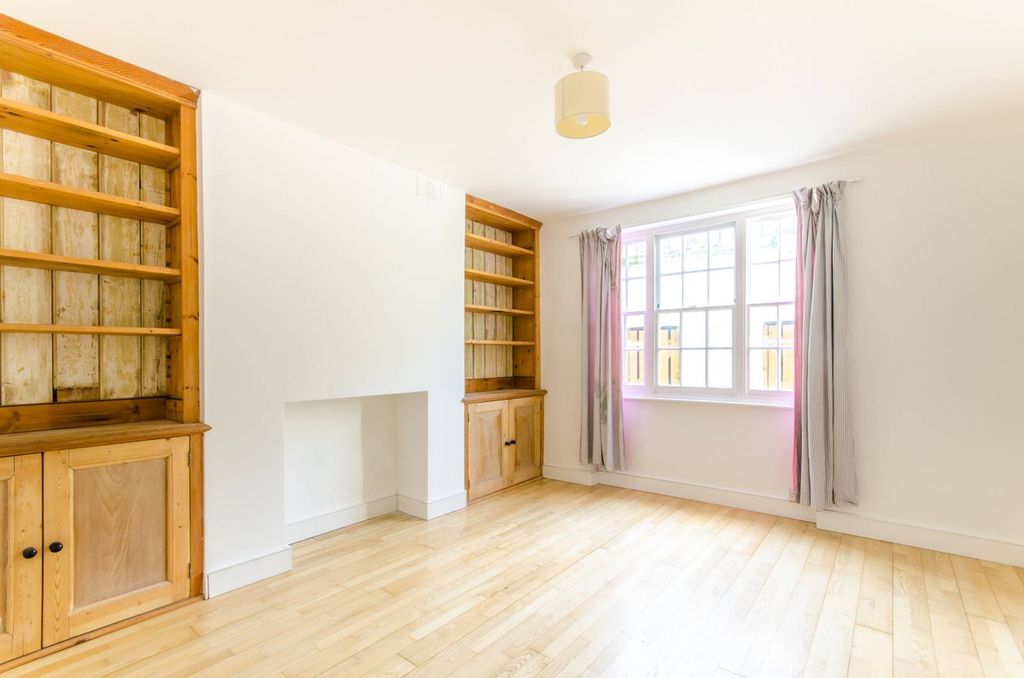 Property photo 1 of 5