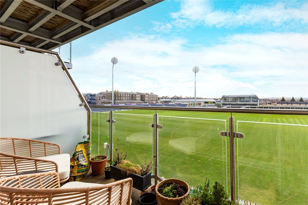 Property photo 1 of 14 Picture No. 13