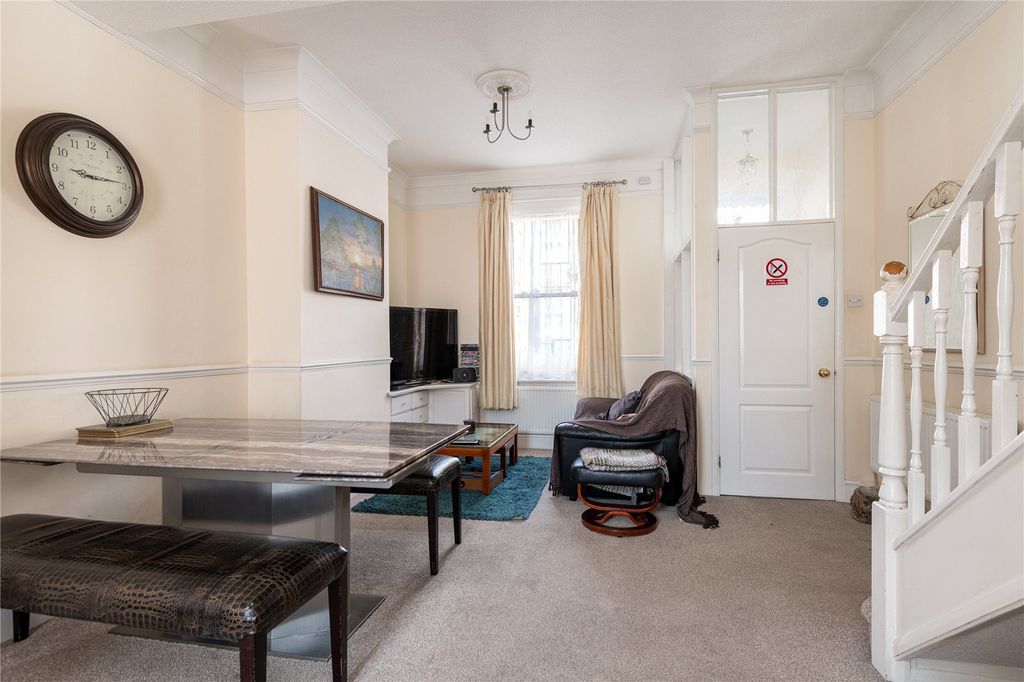 Property photo 2 of 15 Picture No. 12