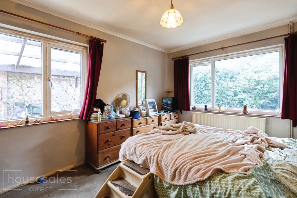 Property photo 3 of 18