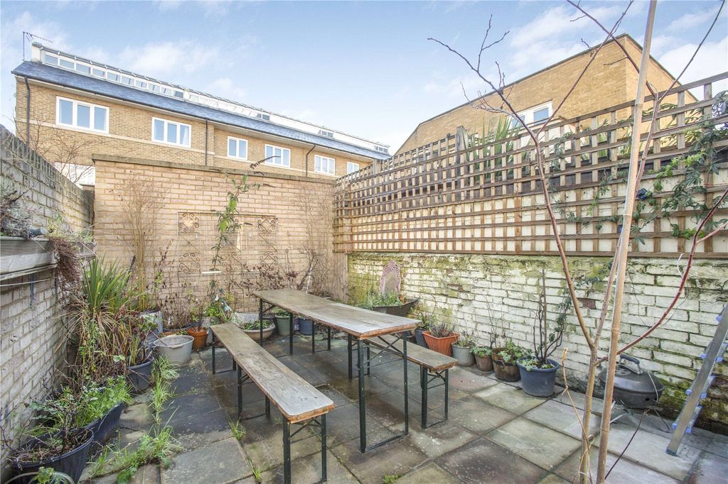 Property photo 3 of 20 Picture No. 05