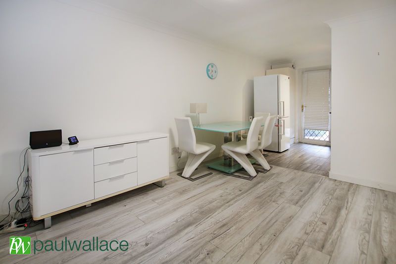 Property photo 3 of 11 Lounge