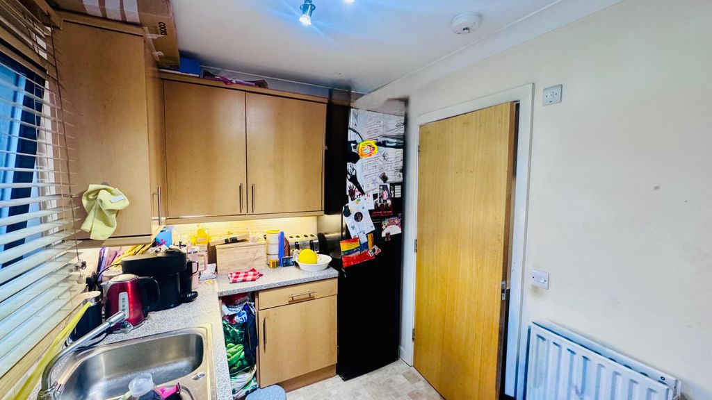 Property photo 2 of 14 1000236628