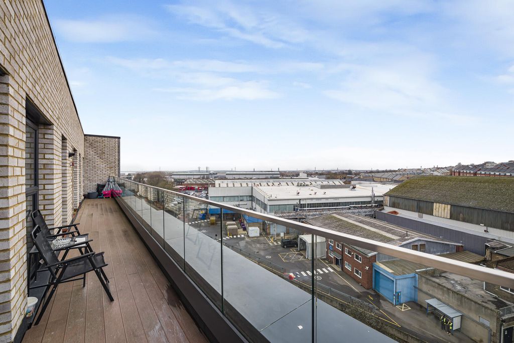 Property photo 2 of 13 Balcony