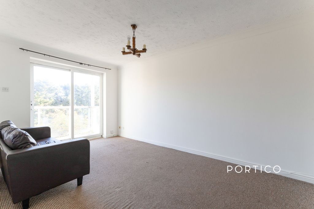 Property photo 3 of 14 Photo