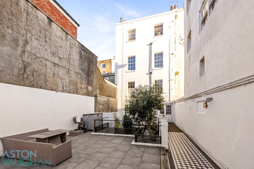 Property photo 3 of 31 4766602