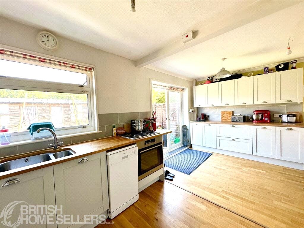 Property photo 2 of 16 Picture No. 15