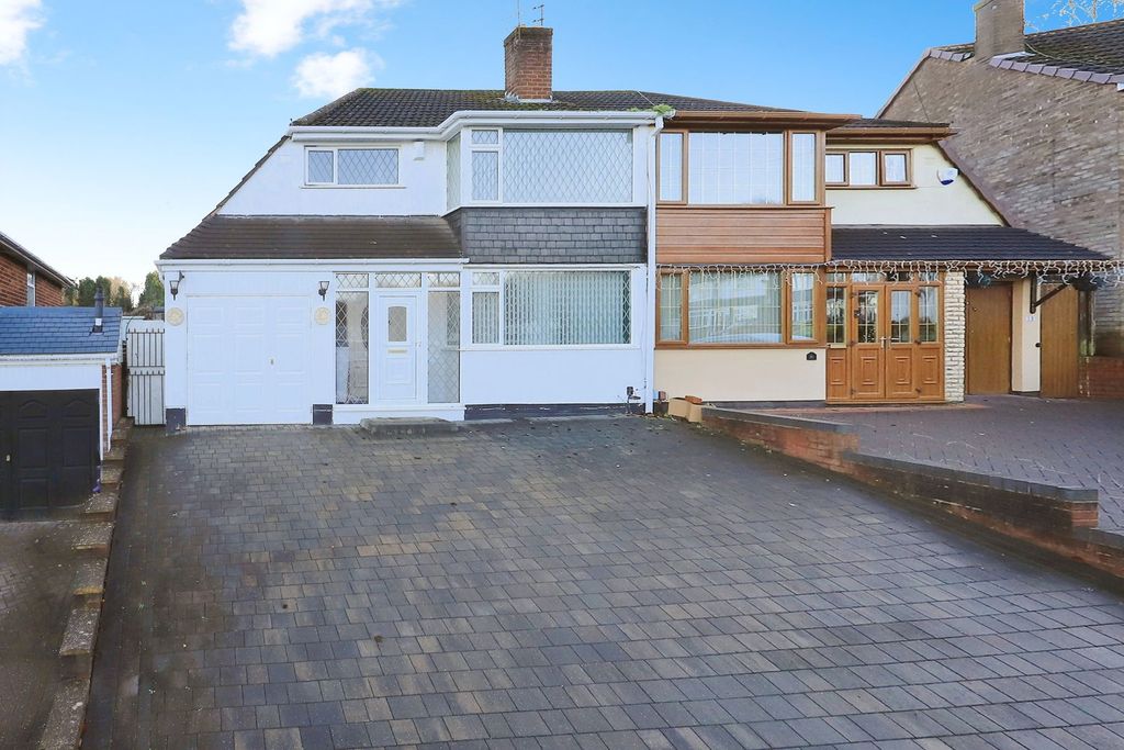 Property photo 1 of 28