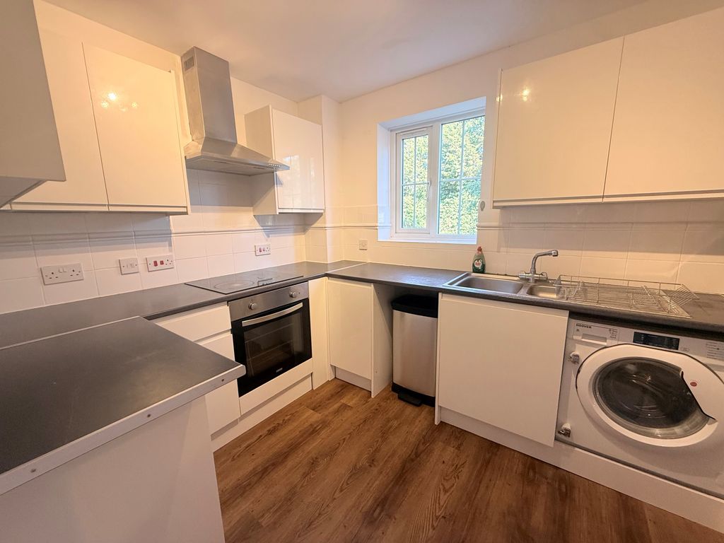 Property photo 1 of 4 Kitchen