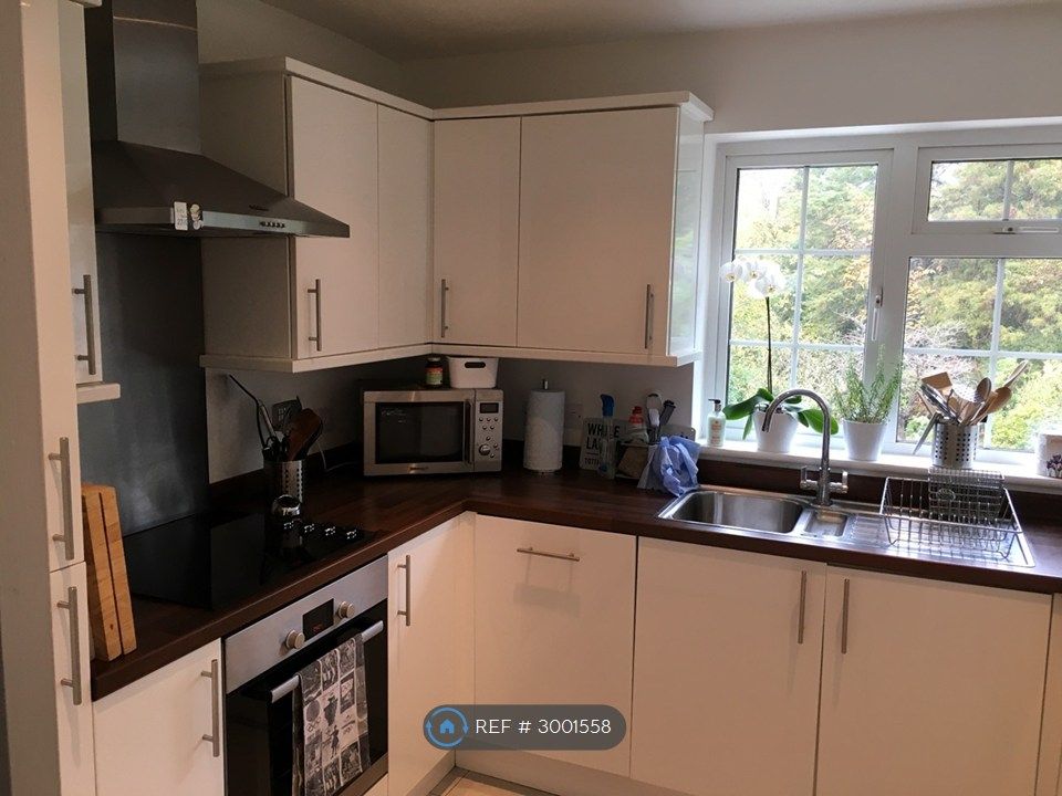 Property photo 2 of 9 Kitchen