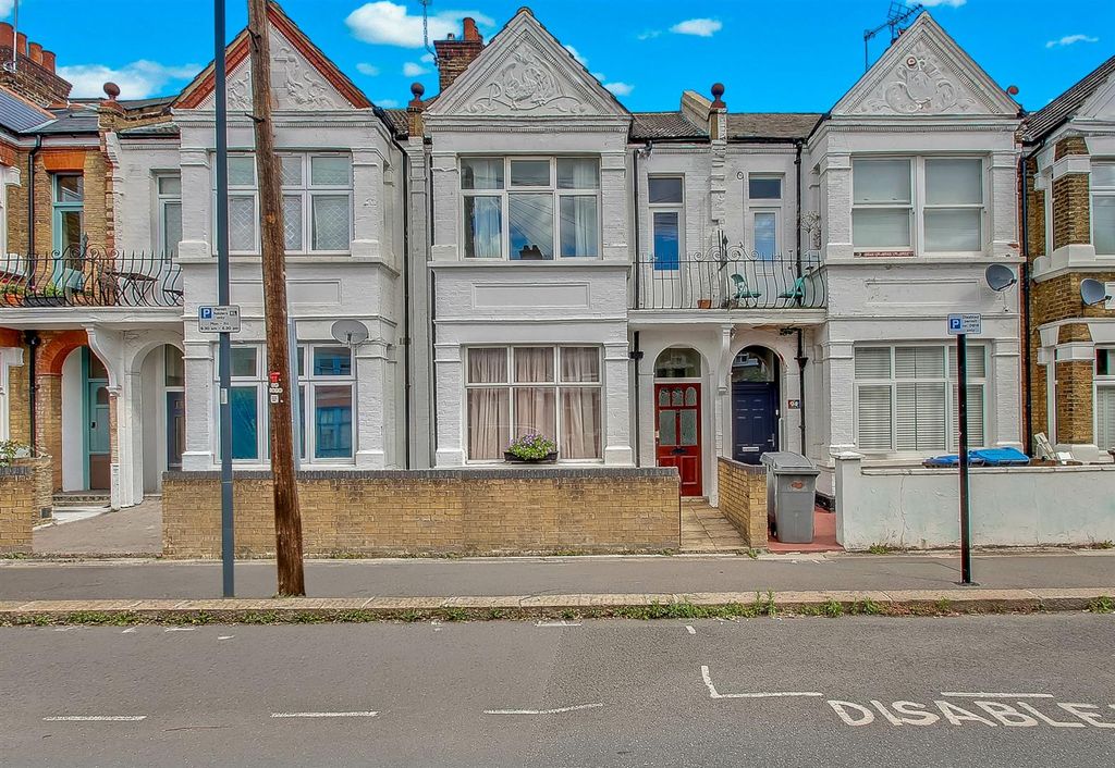 Property photo 1 of 8 G10A4936-G10A4938.Jpg