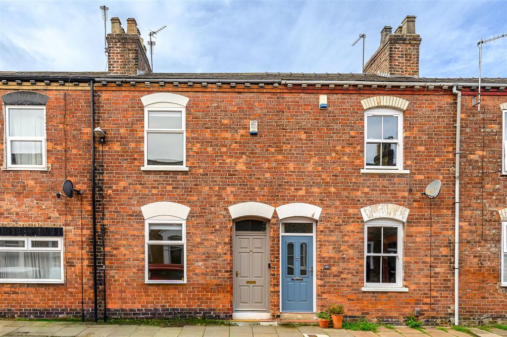 Property photo 1 of 15 External