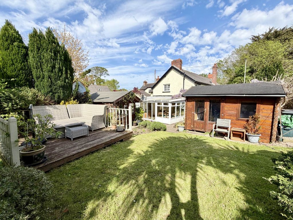 Property photo 2 of 21