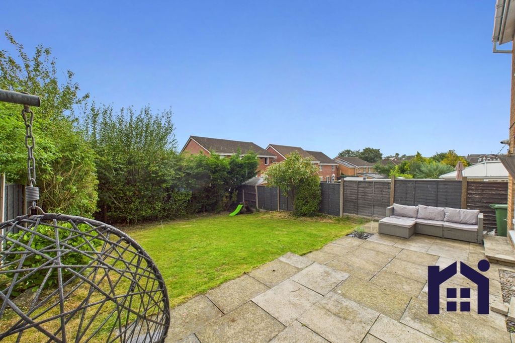 Property photo 3 of 25 Garden