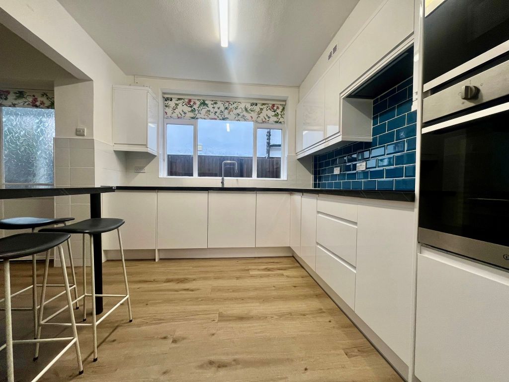 Property photo 3 of 20 Miltonkitvh