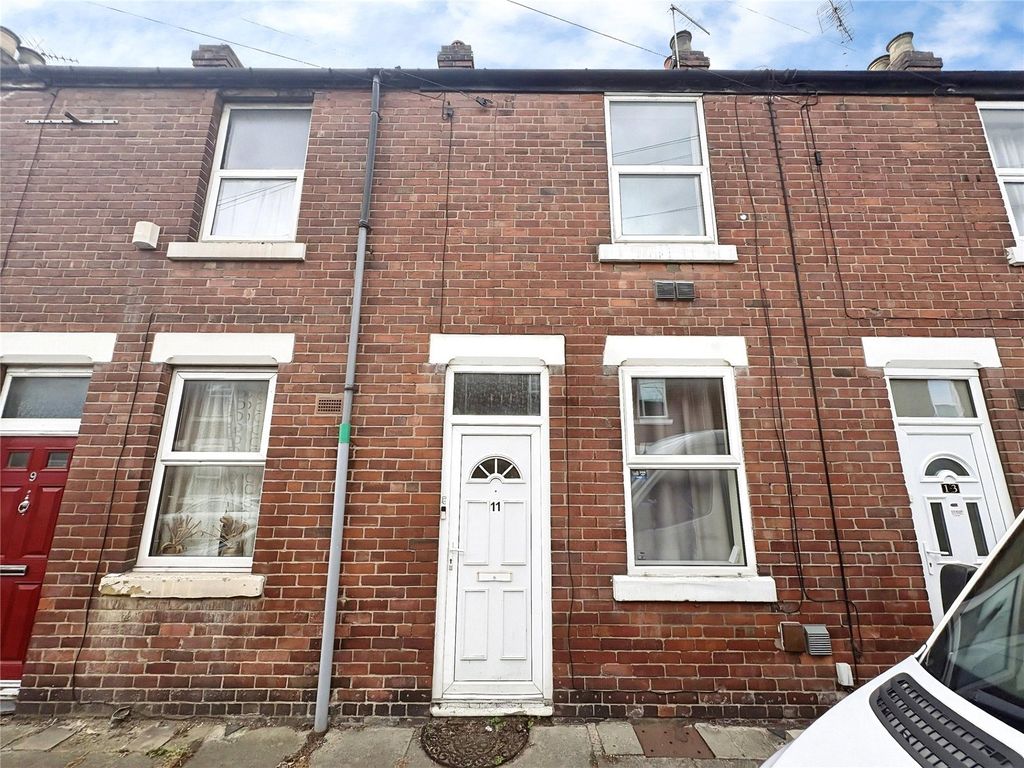 Property photo 1 of 10 Front