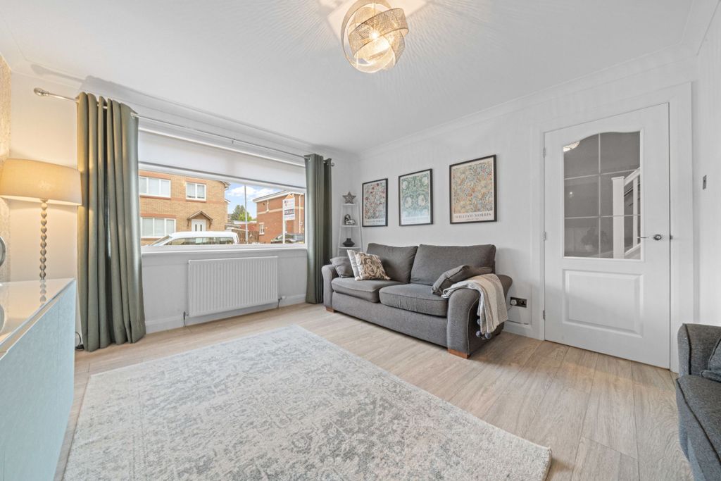 Property photo 3 of 30