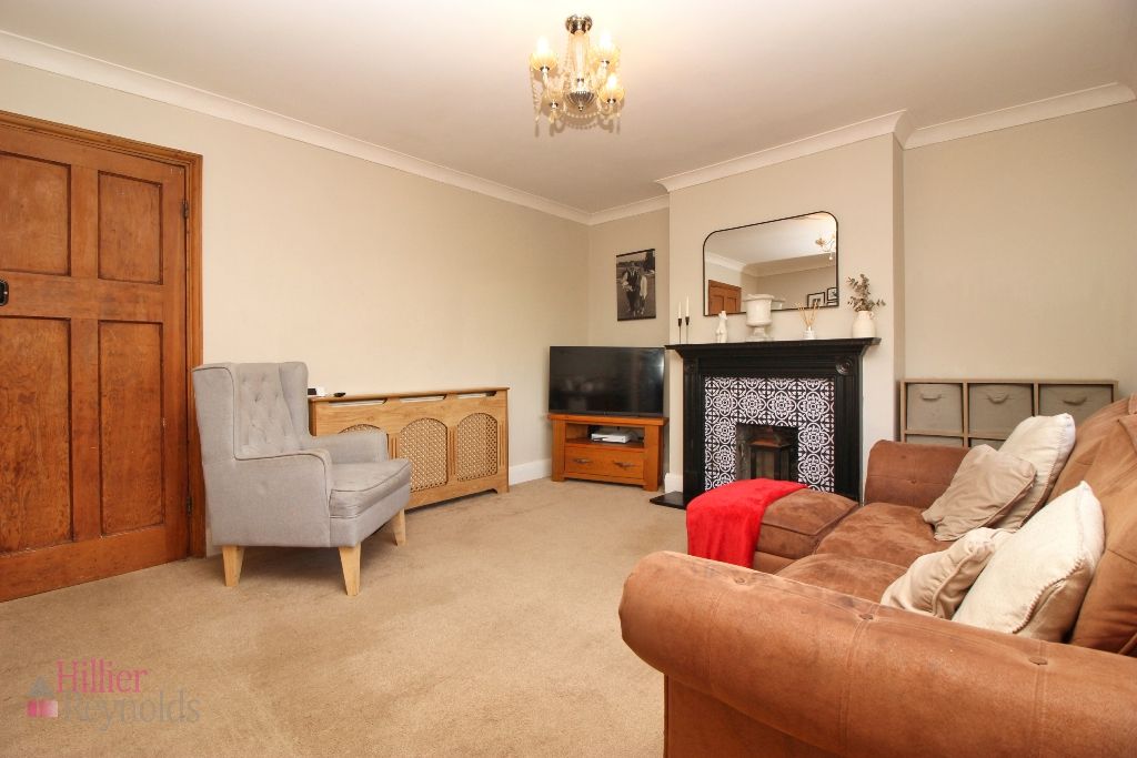 Property photo 3 of 15 Lounge