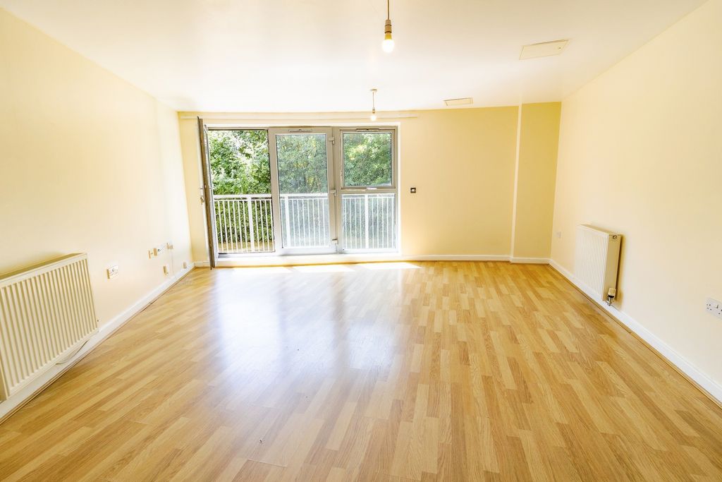 Property photo 3 of 16 Photo