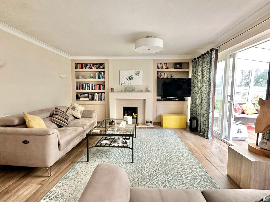 Property photo 3 of 23