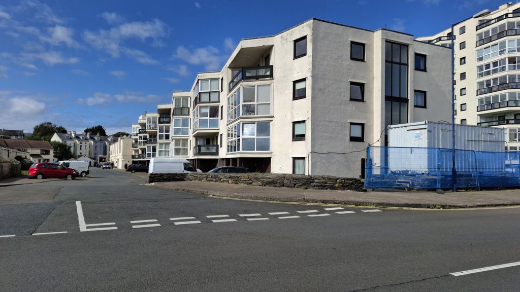 Property photo 2 of 21