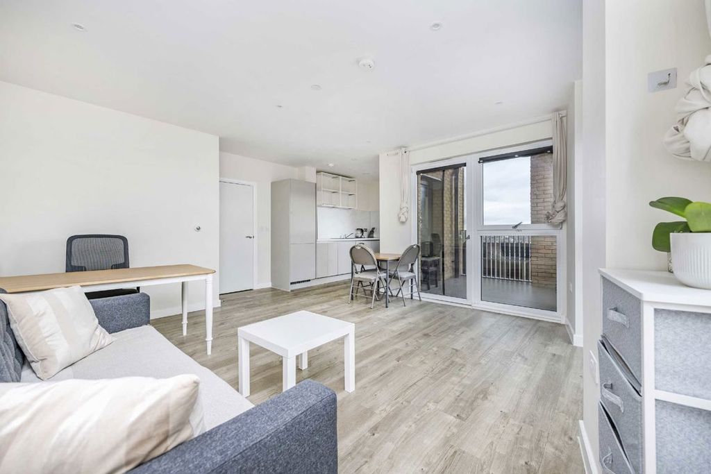 Property photo 2 of 7