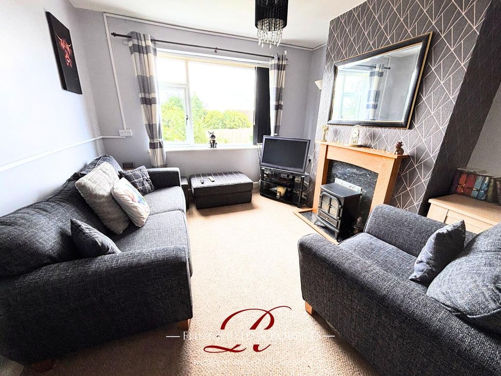 Property photo 3 of 12 Living Room