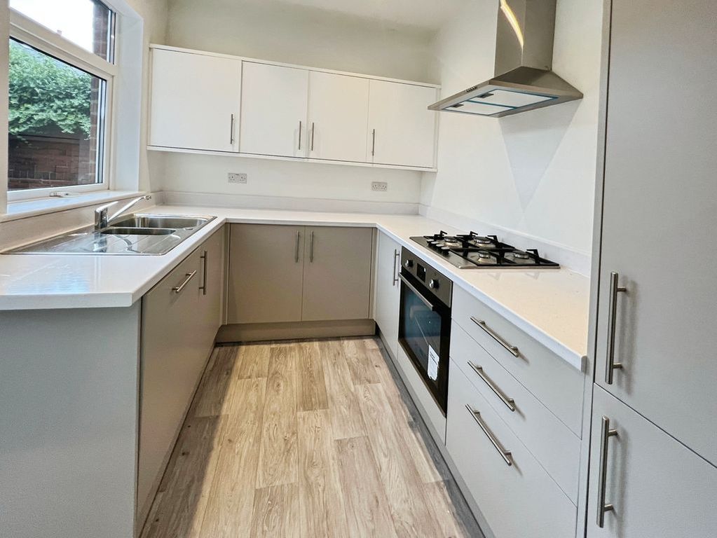 Property photo 3 of 16 Kitchen