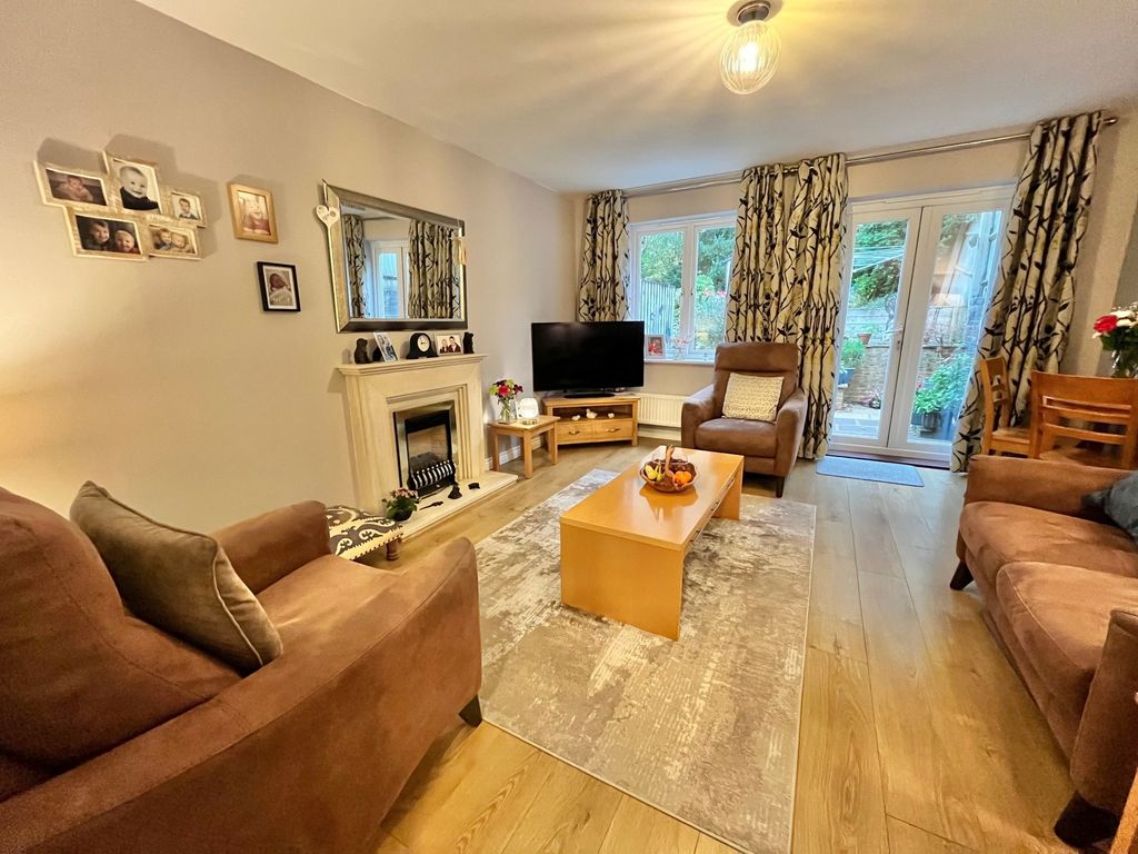 Property photo 2 of 19