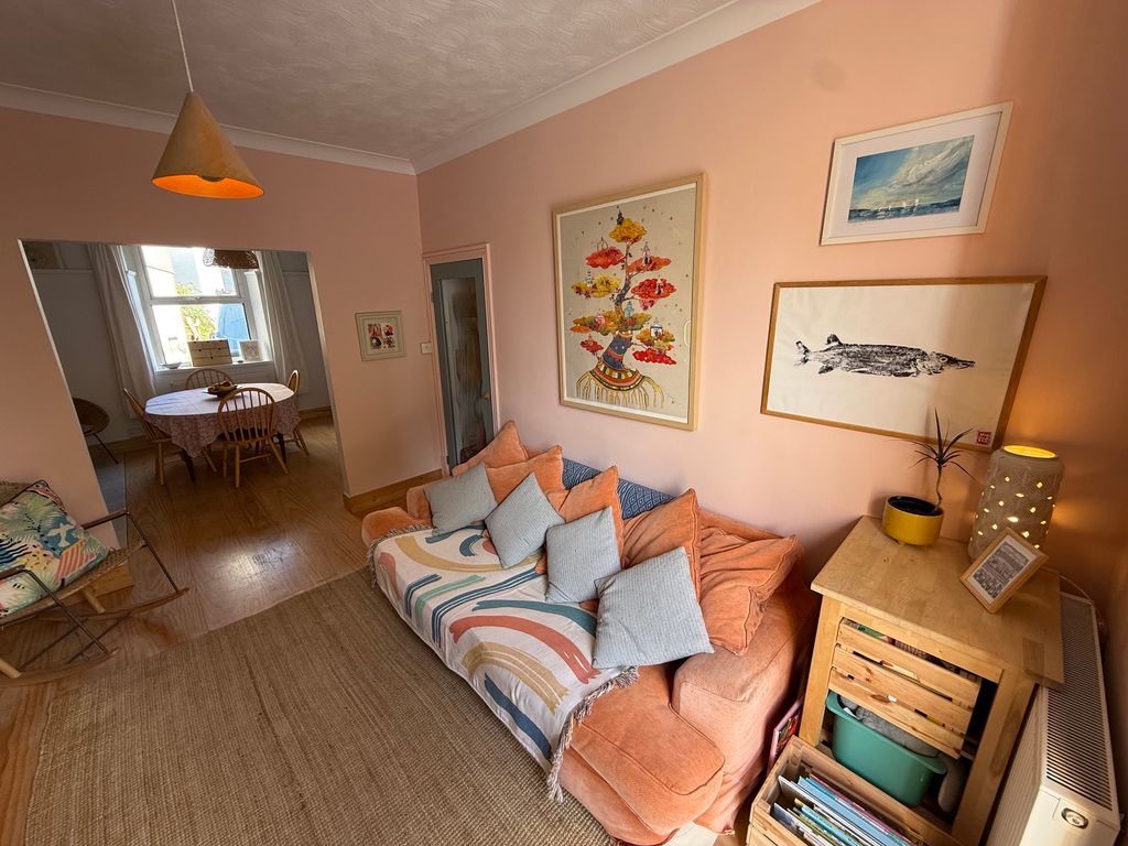 Property photo 3 of 37
