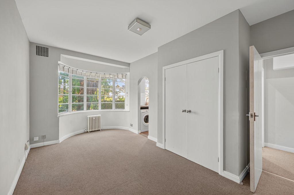 Property photo 2 of 10 Picture No. 12