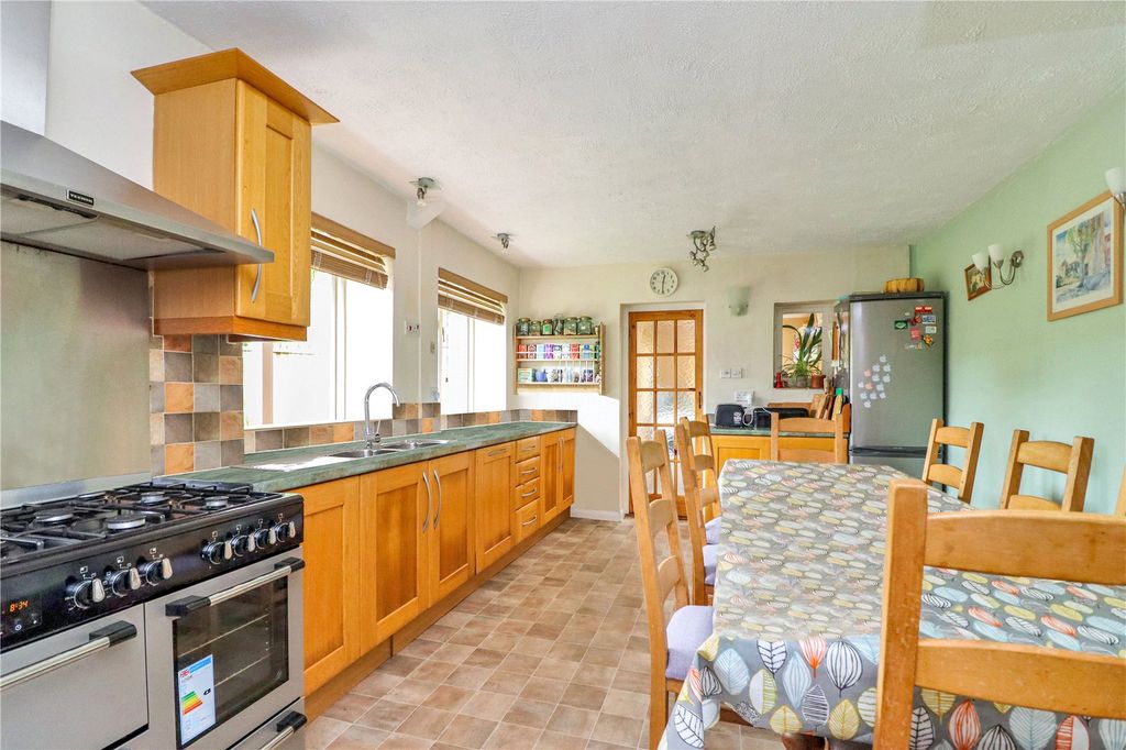Property photo 3 of 28 Picture No. 60