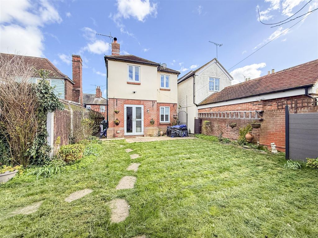 Property photo 2 of 22 Back