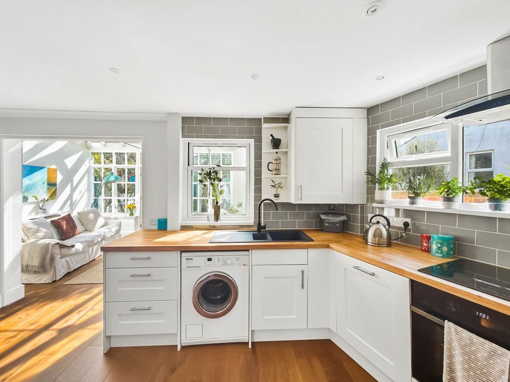 Property photo 3 of 29