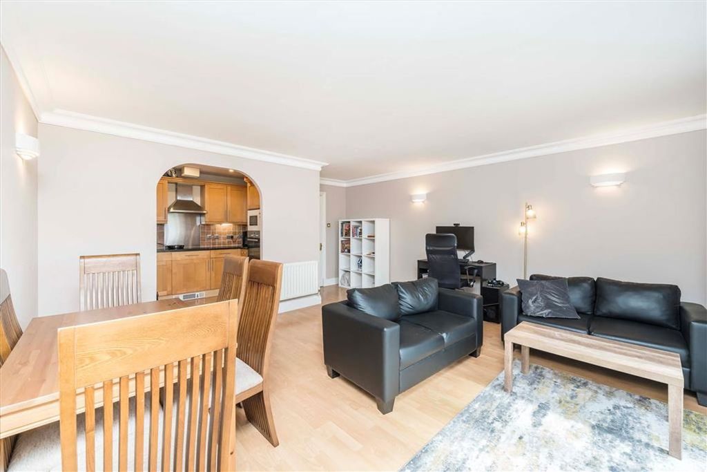 Property photo 2 of 8