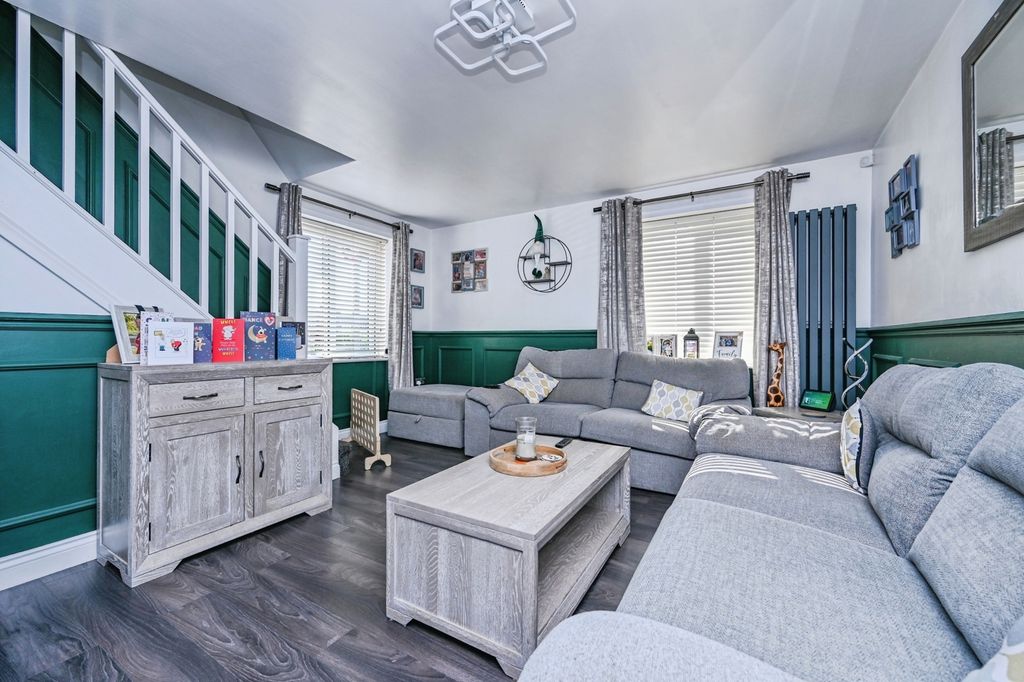 Property photo 2 of 16 Pbox-Img.Jpg