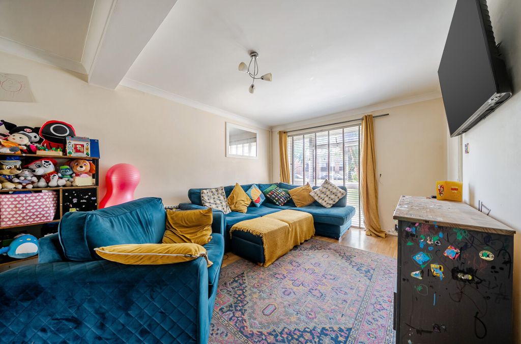Property photo 2 of 12 1481365-2-6A39192...